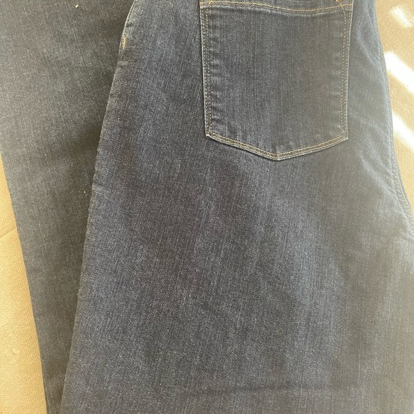 L.L. Bean Blue Straight Leg Jeans Classic Style - Picture 2 of 8